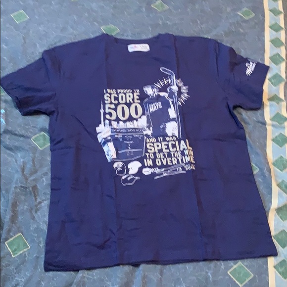 Molson Canadian Collectors T - Picture 2 of 7